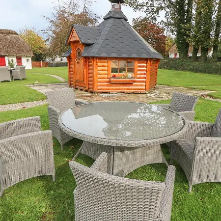 Prázdninový dům No. 10 Tipperary Thatched *